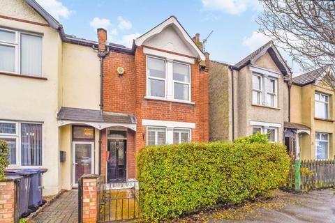 25 Queens Road, New Malden, KT3 6BY