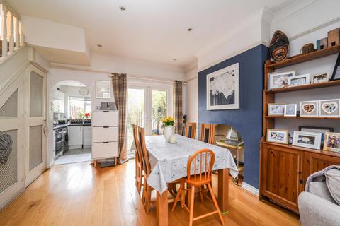 25 Queens Road, New Malden, KT3 6BY