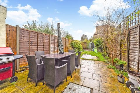 25 Queens Road, New Malden, KT3 6BY