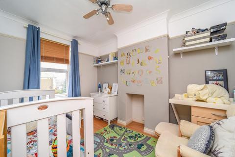 25 Queens Road, New Malden, KT3 6BY