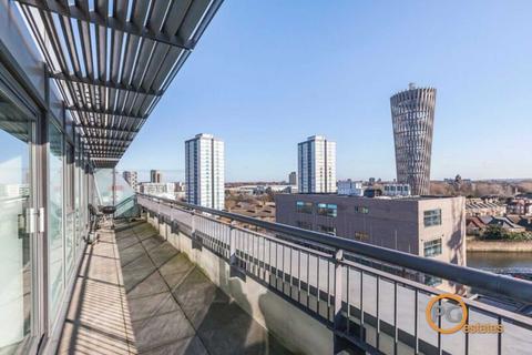 undefined, High Street, Stratford, E15