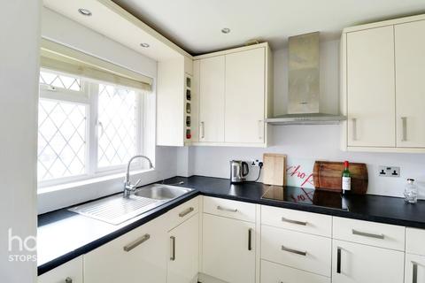 6 Tameton Close, Luton, LU2 8UX