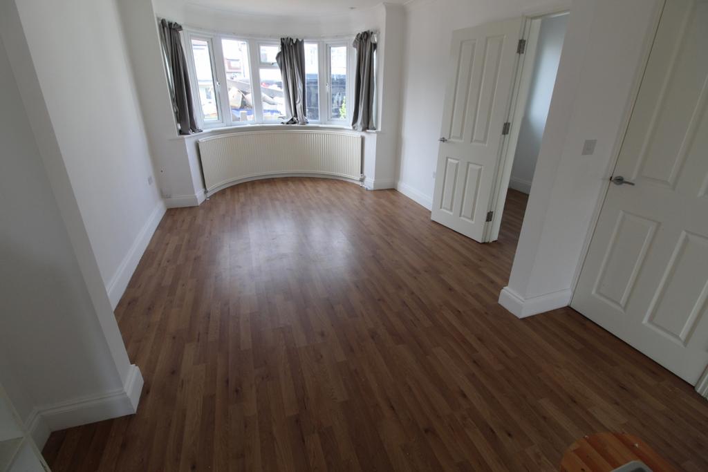 Newly renovated 4 Bedroom House to Rent in Harrow