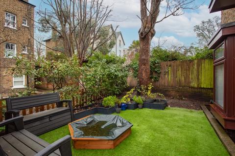 8 Ranelagh Mews, London, W5 5RN