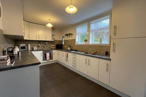 100 Withy Mead, London, E4 6JW