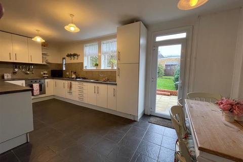 100 Withy Mead, London, E4 6JW