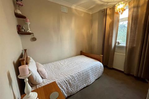 100 Withy Mead, London, E4 6JW