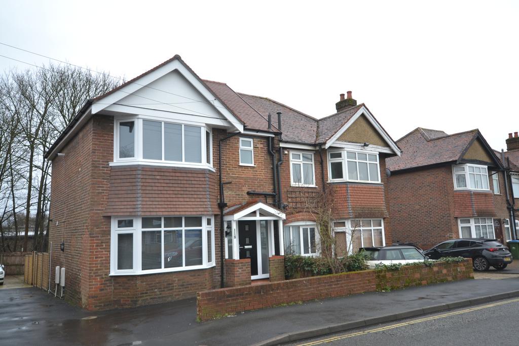 Tremona Road, Southampton 3 bed semidetached house £1,395 pcm (£322 pw)