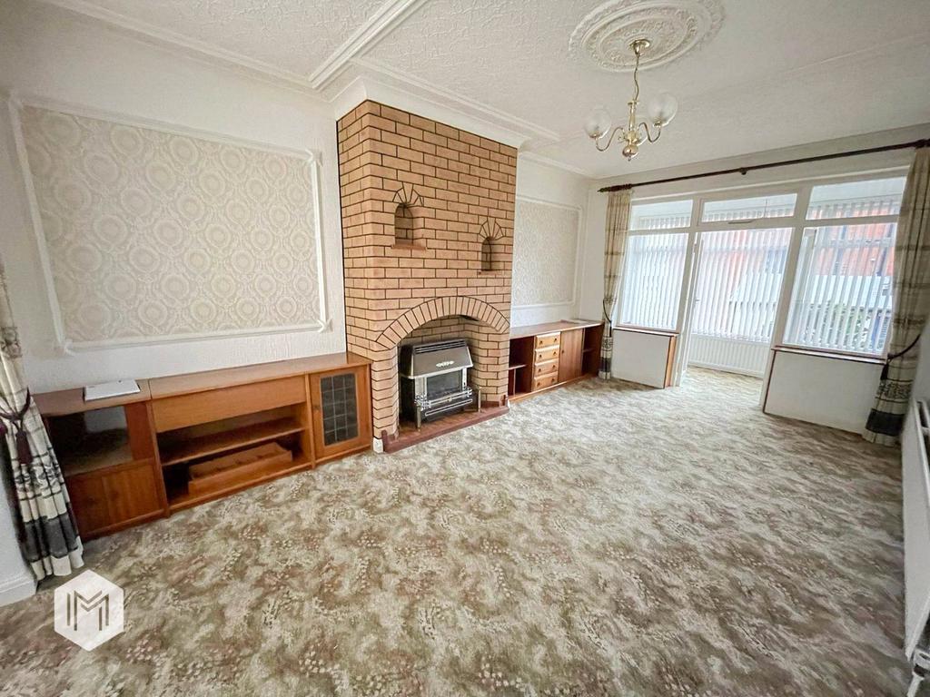 Delph Avenue, Egerton, Bolton, BL7 3 bed semidetached house £220,000