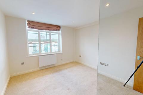 2 bedroom flat to rent, Western Road