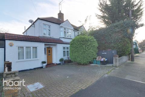 58 Vinson Close, Orpington, BR6 0EG
