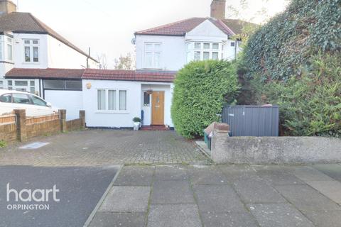 58 Vinson Close, Orpington, BR6 0EG