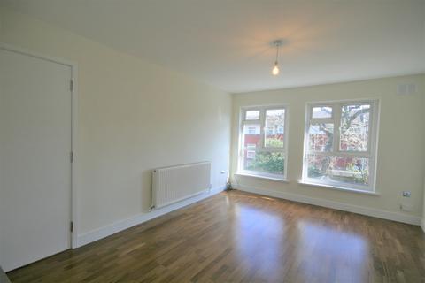 35 Cheriton Close, London, W5 1TR