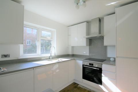 35 Cheriton Close, London, W5 1TR