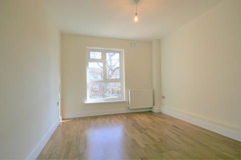 35 Cheriton Close, London, W5 1TR