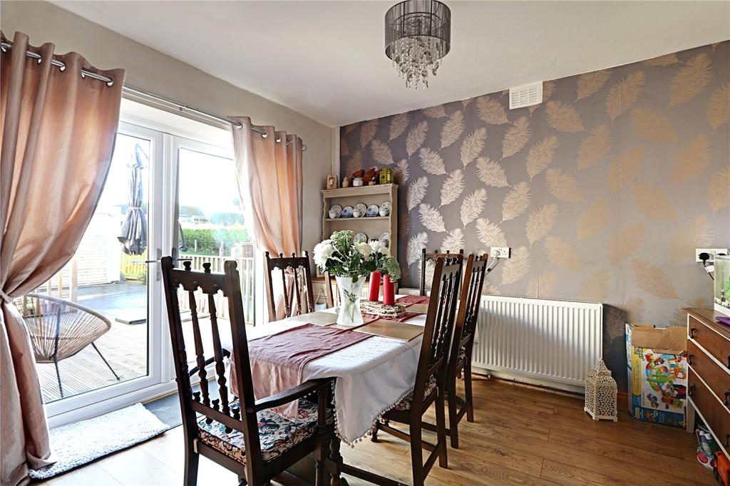 Highfield, Withernsea, HU19 3 bed end of terrace house £110,000