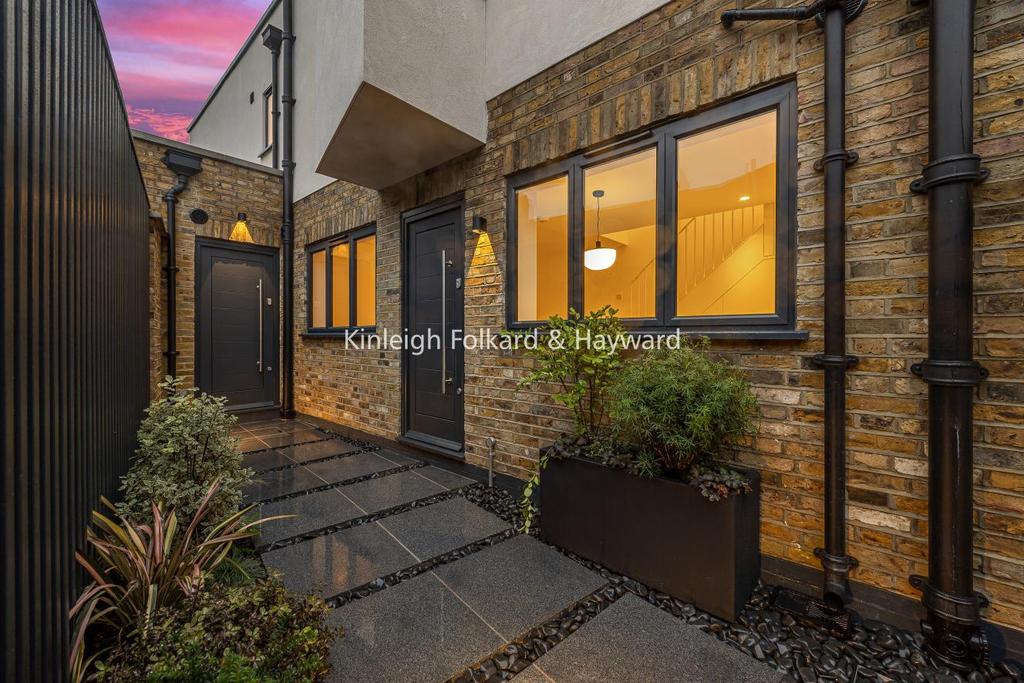 Wildfell Road, Catford 1 bed townhouse £425,000