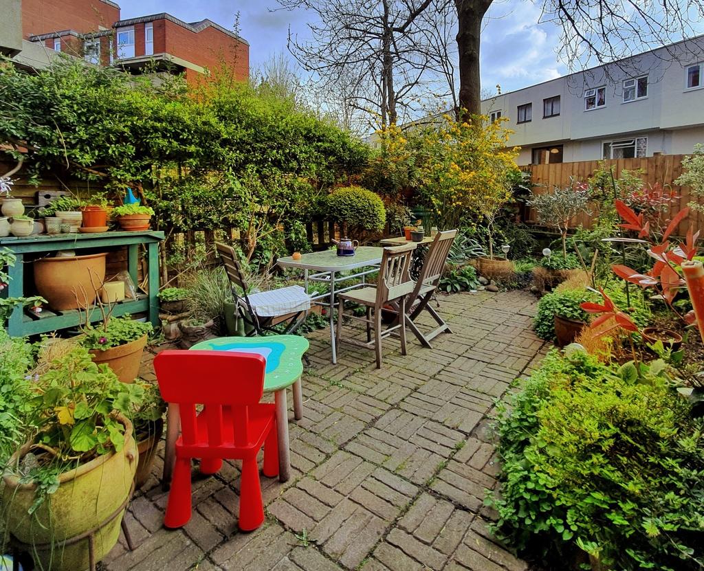 Crayford Road, Tufnell Park, N7 2 bed £475,000