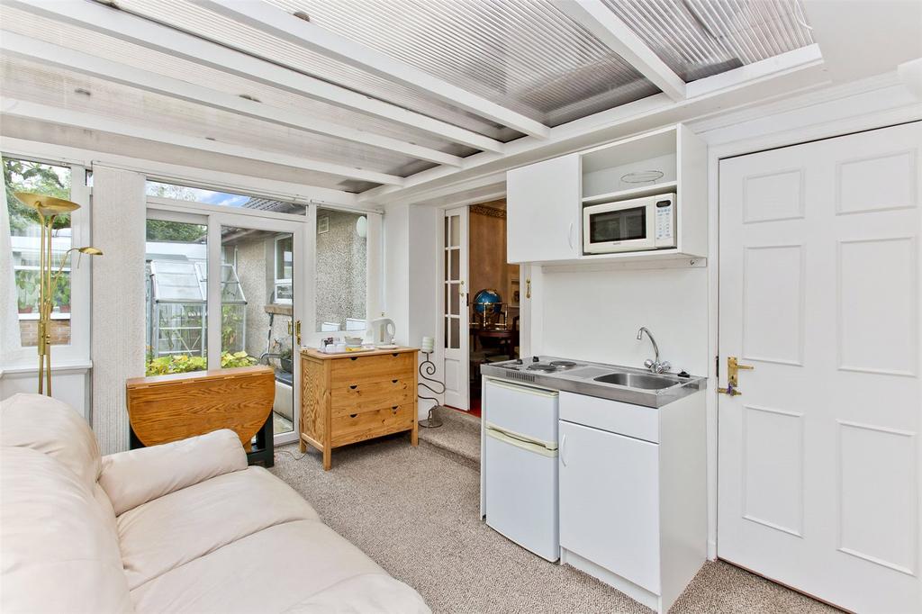 Sunroom(Off Dining)