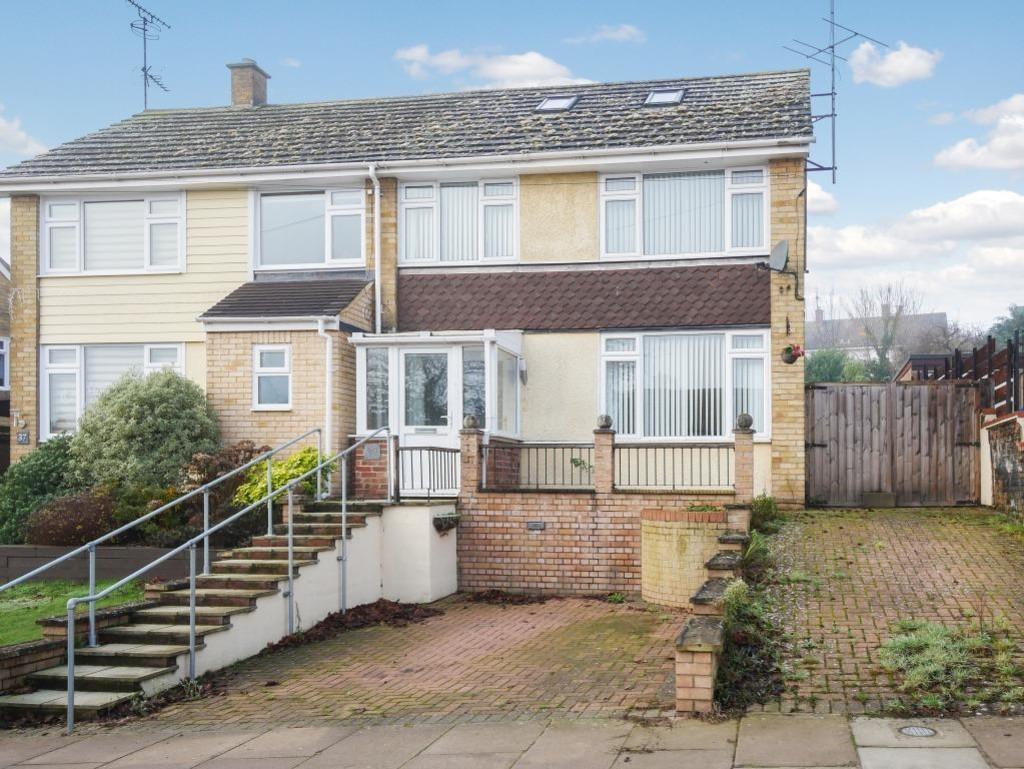 Radcliffe Drive, Ipswich 4 bed semidetached house £270,000