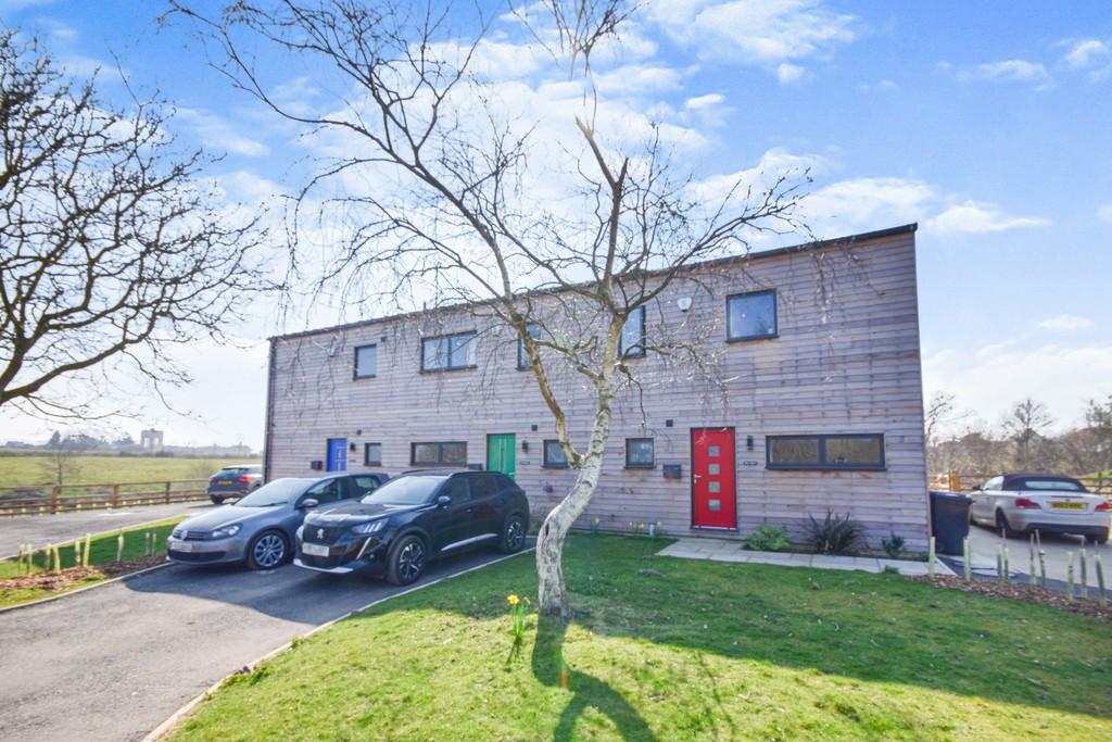 Hill Farm Chase, Assington 3 bed barn conversion £1,550 pcm (£358 pw)