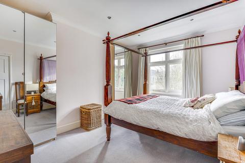 11 Rhodes Avenue, London, N22 7UR