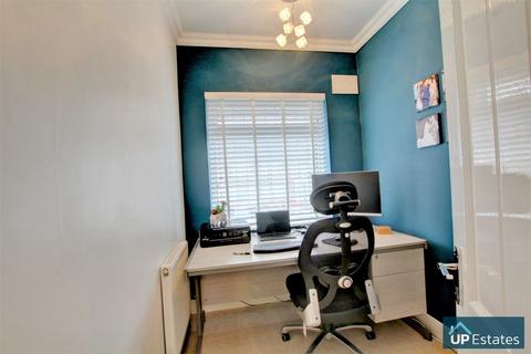 19 Duncroft Avenue, Coventry, CV6 2BX