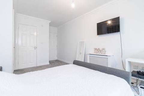 13 Coldstream Road, Caterham, CR3 5ZA