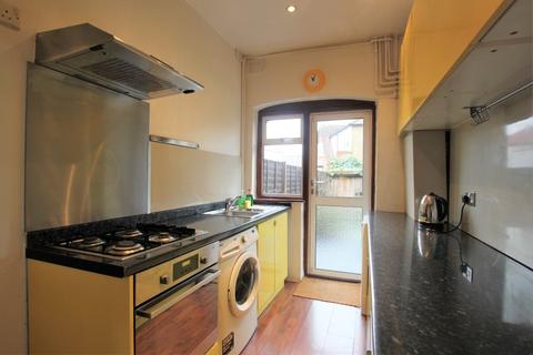 30 Elmhurst Avenue, Mitcham, CR4 2HN