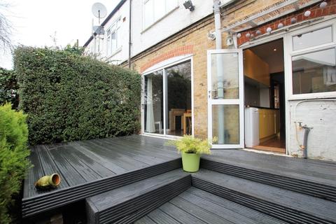 30 Elmhurst Avenue, Mitcham, CR4 2HN