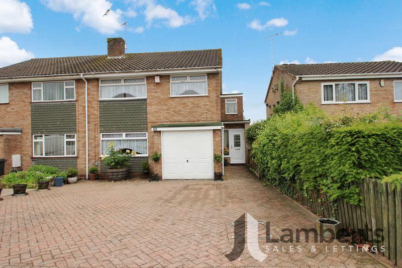 Mill Road, Redditch 4 bed semidetached house £270,000