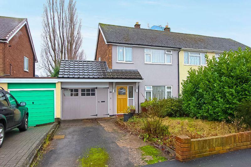 Simmonds Road, Bloxwich, Walsall 3 bed semidetached house £195,000