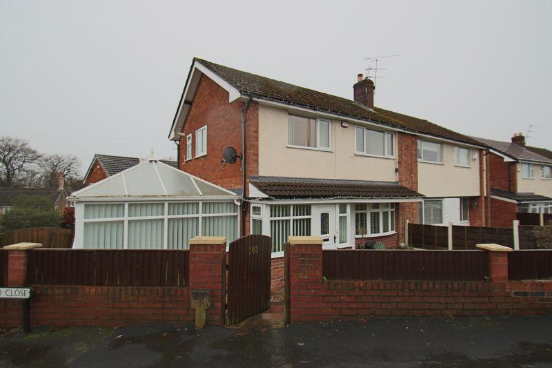 Kingsway, Bredbury 3 bed semidetached house £950 pcm (£219 pw)