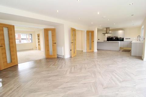 3 bedroom detached house for sale, Edinburgh Road, Walsall, WS5 3PQ