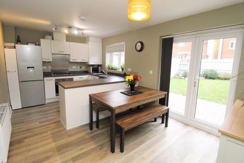 8 Cross Field, Patchway, Bristol, BS34 5GU