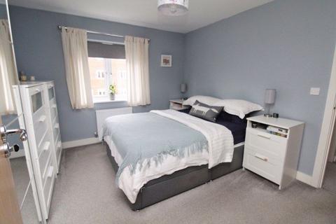 8 Cross Field, Patchway, Bristol, BS34 5GU