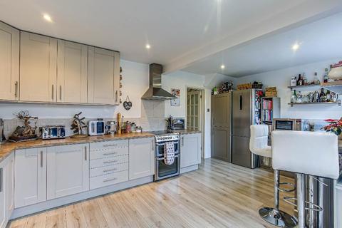 96a Purley Downs Road, South Croydon, CR2 0RB