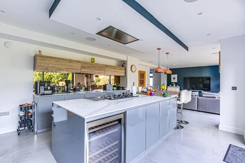 9 Briton Crescent, South Croydon, CR2 0JN