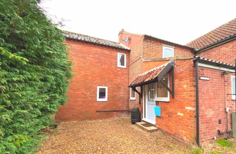 Old Yarmouth Road, Ellingham, Bungay 3 bed semidetached house £325,000
