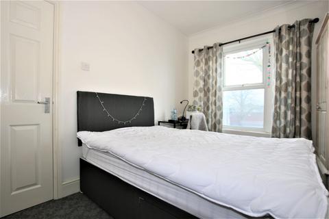 4 bedroom terraced house to rent, Priory Road, Gloucester GL1
