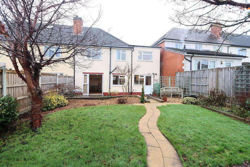 Bruce Road, Kidderminster, DY10 4 bed terraced house £265,000