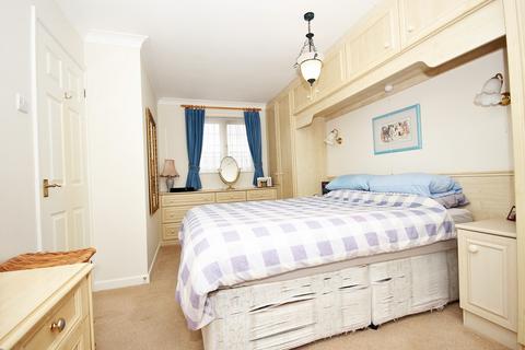 28 Kidder Road, Rayne, Braintree, CM77 6TN