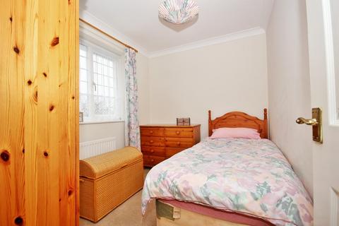 28 Kidder Road, Rayne, Braintree, CM77 6TN