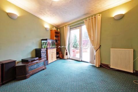 17 Leckwith Place, Cardiff, CF11 6HR