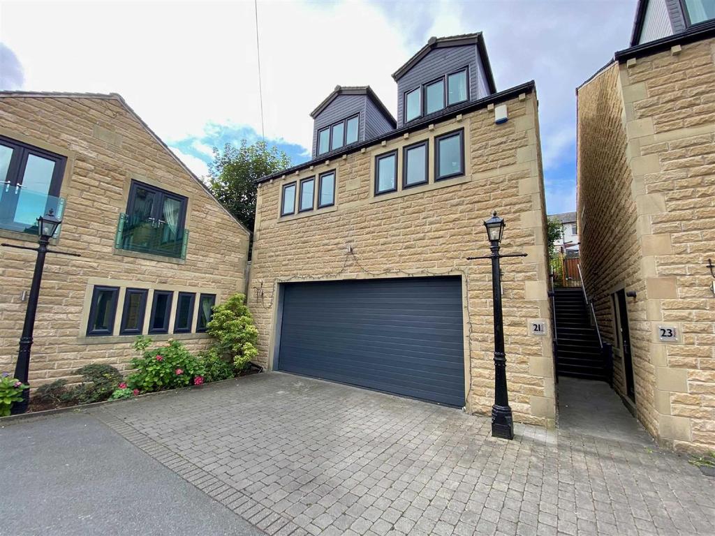 Greenhead Avenue, Dalton 4 bed detached house £340,000