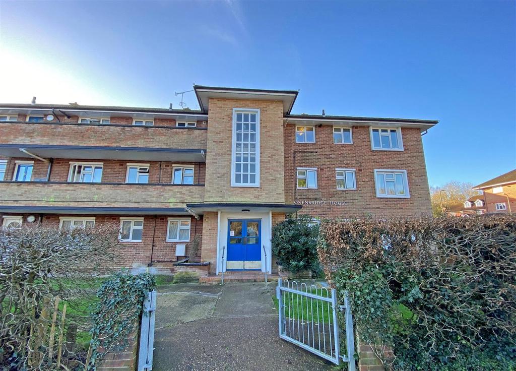 Timperley Gardens, Redhill 2 bed flat £220,000