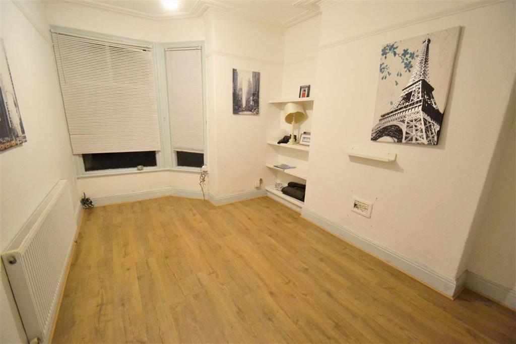 31 Ellesmere Road, Chorlton, Manchester Studio £425 pcm (£98 pw)