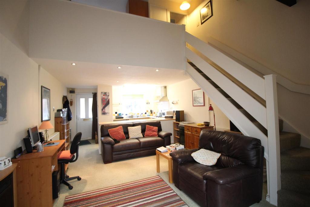 Close, Caerleon, Newport 1 bed terraced house £125,000