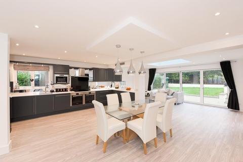 22 Geralds Grove, Banstead, SM7 1NE