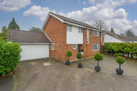 22 Geralds Grove, Banstead, SM7 1NE